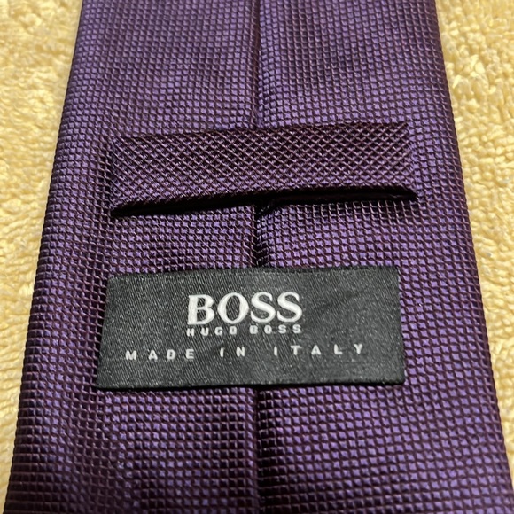 Boss Hugo Boss Tie Deep Purple Tiniest mini square pattern 100% Silk Italy - Picture 5 of 6